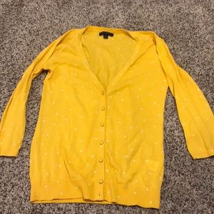 Women’s yellow polka dot cardigan. 3/4 sleeves.